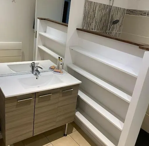 Magnifique T2 En Bord De Lägenhet Le Lavandou