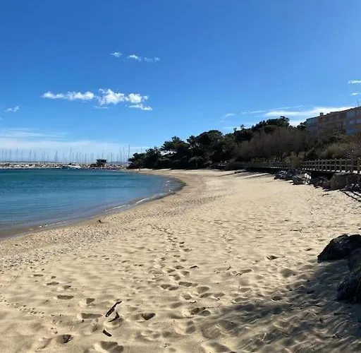 Magnifique T2 En Bord De Lägenhet Le Lavandou