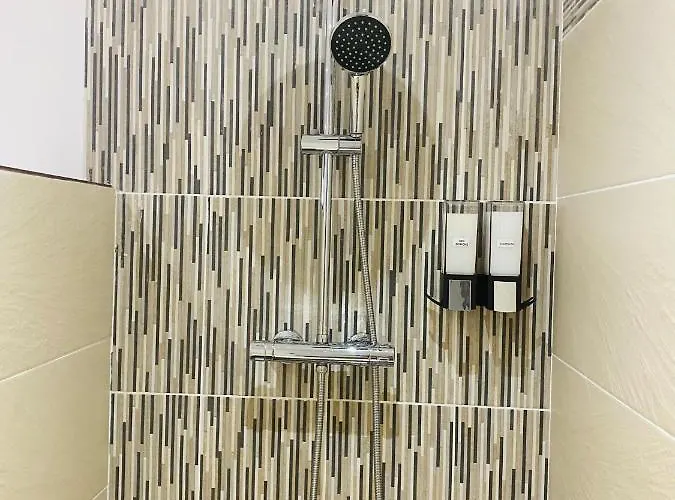 Magnifique T2 En Bord De Lägenhet Le Lavandou